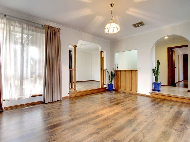 51 Tania Drive, Aberfoyle Park SA 5159