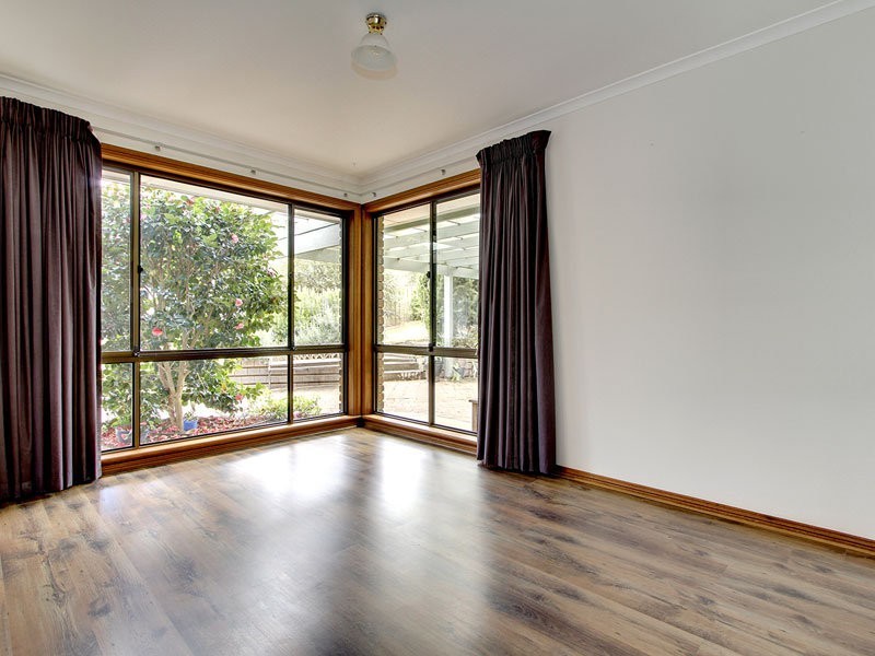 51 Tania Drive, Aberfoyle Park SA 5159