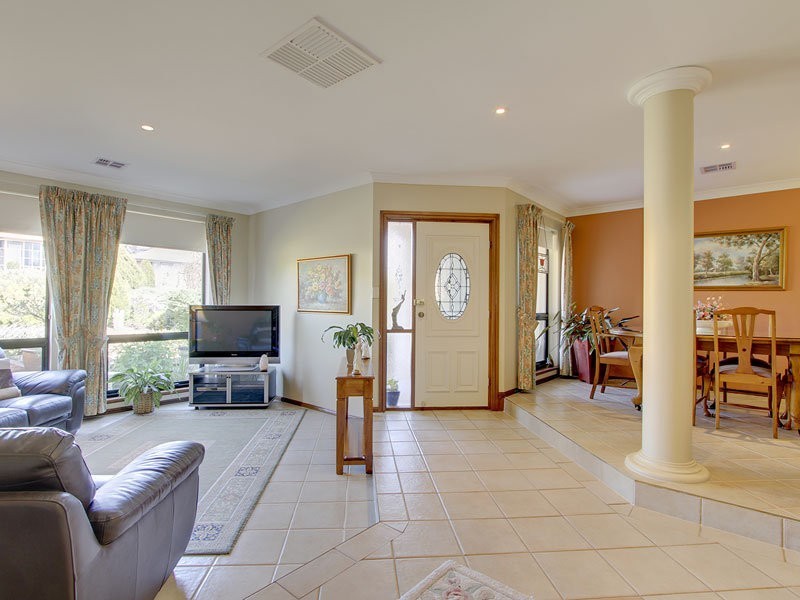 6 Partalunga Circuit, Woodcroft SA 5162