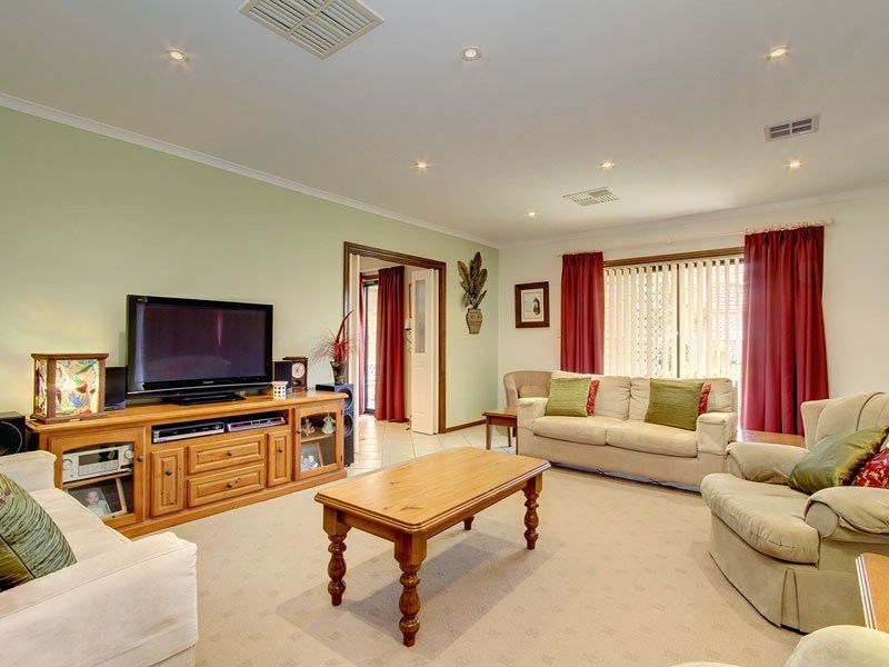 6 Partalunga Circuit, Woodcroft SA 5162