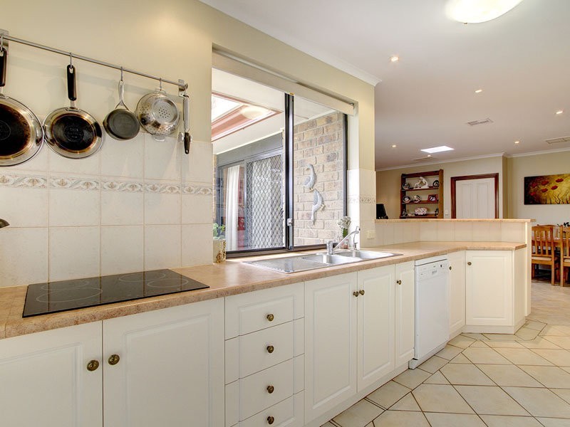 6 Partalunga Circuit, Woodcroft SA 5162