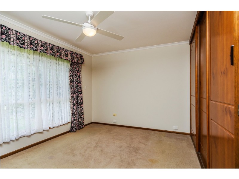 11 BEGONIA STREET, Morphett Vale SA 5162