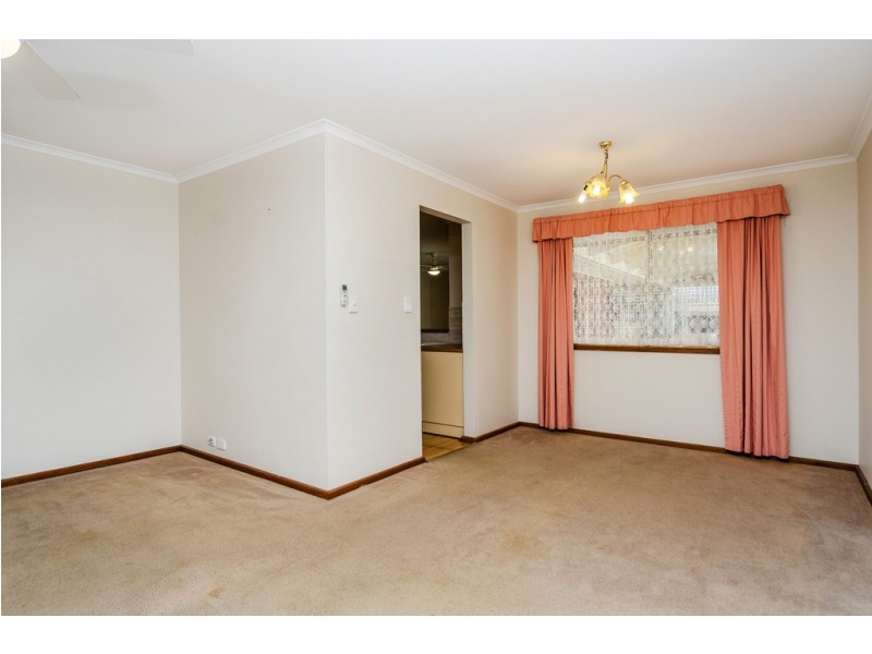 11 BEGONIA STREET, Morphett Vale SA 5162