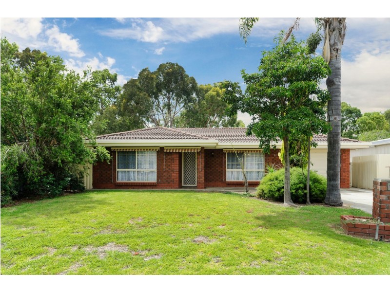 11 BEGONIA STREET, Morphett Vale SA 5162