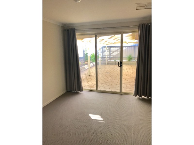 1 Teusner Drive, Morphett Vale SA 5162