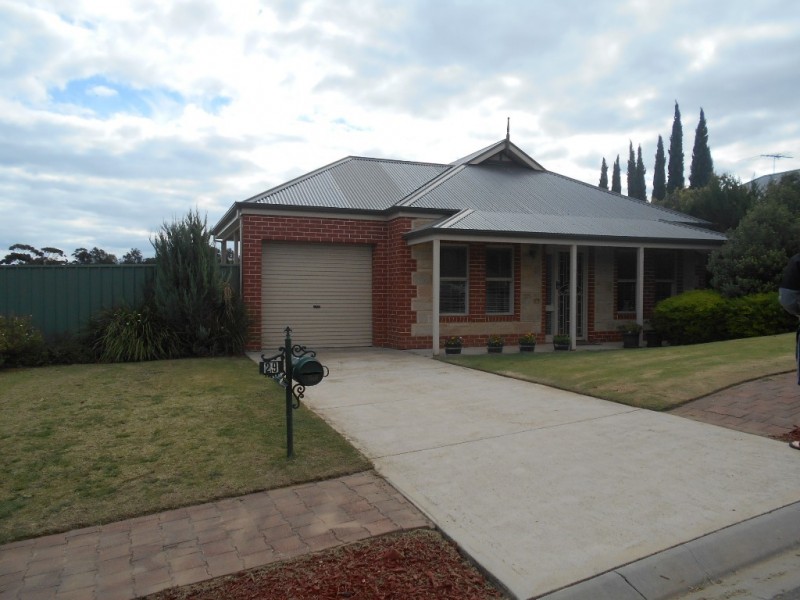 29 ELIZABETH CRESCENT, Hallett Cove SA 5158