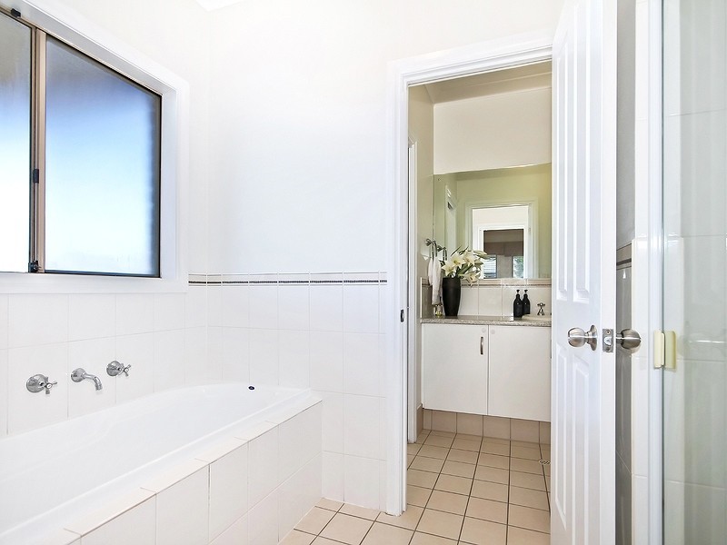 29 ELIZABETH CRESCENT, Hallett Cove SA 5158