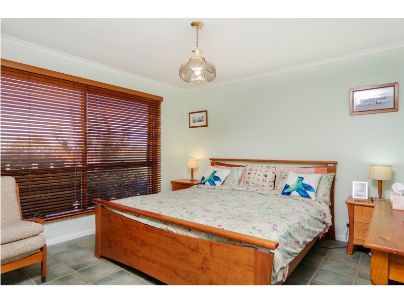 202 THE COVE ROAD, Hallett Cove SA 5158