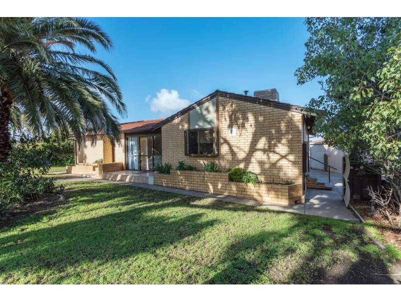 13 LINDSAY DRIVE, Morphett Vale SA 5162