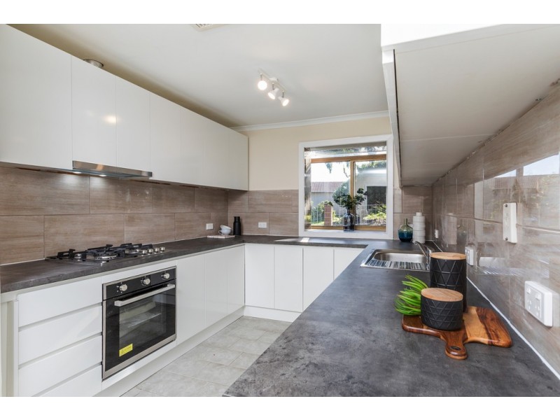 13 LINDSAY DRIVE, Morphett Vale SA 5162