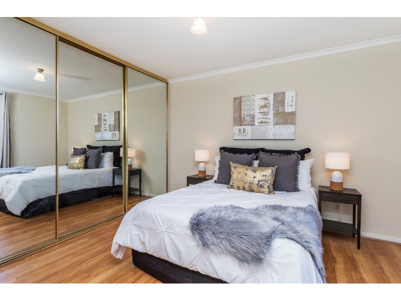 13 LINDSAY DRIVE, Morphett Vale SA 5162