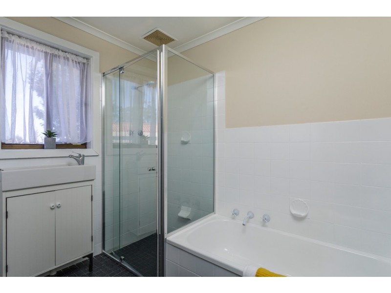 13 LINDSAY DRIVE, Morphett Vale SA 5162