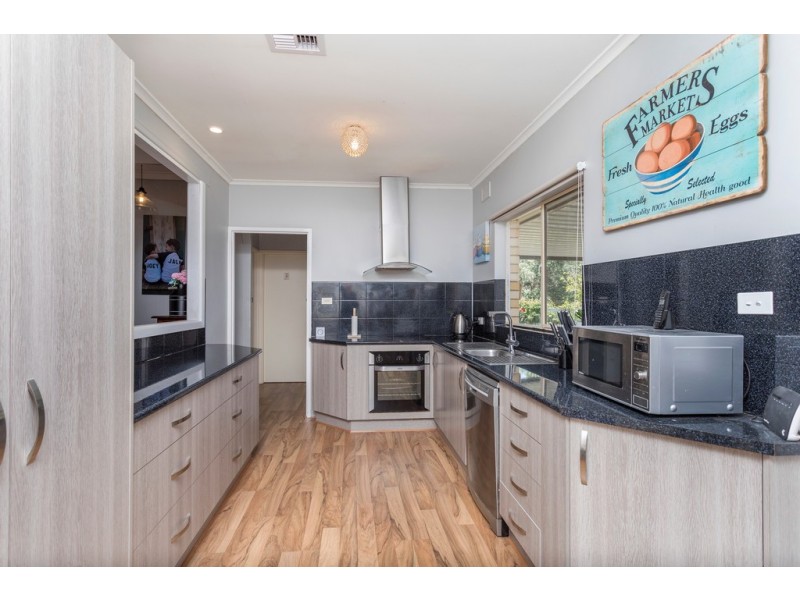 10 Booth Avenue, Morphett Vale SA 5162