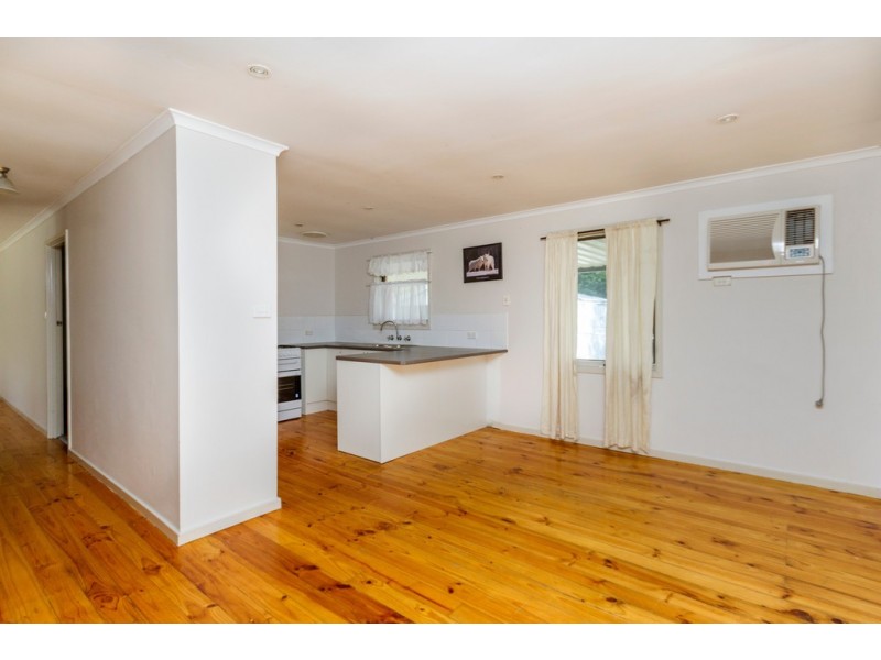 9 Diana Crescent, Morphett Vale SA 5162
