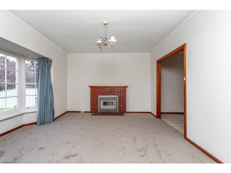 36 Eden Avenue, Bellevue Heights SA 5050