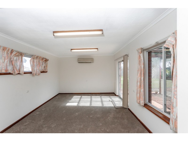 36 Eden Avenue, Bellevue Heights SA 5050