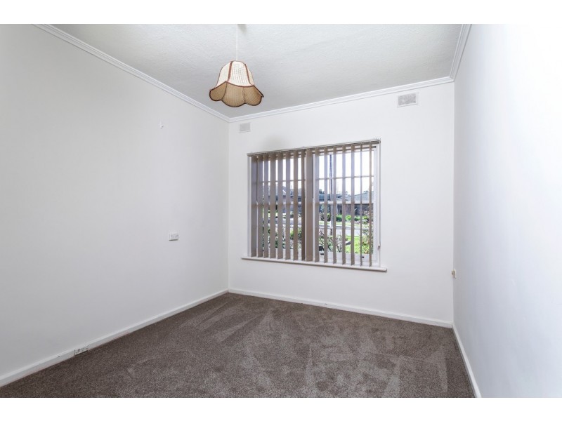 36 Eden Avenue, Bellevue Heights SA 5050