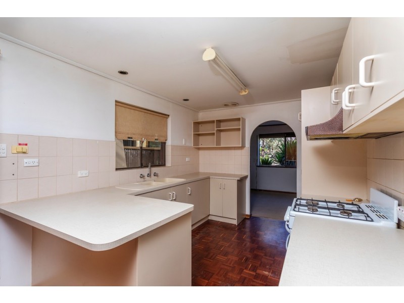 12 Hammond Ave, Morphett Vale SA 5162