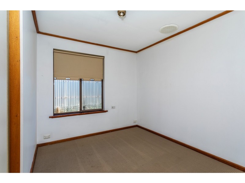 12 Hammond Ave, Morphett Vale SA 5162