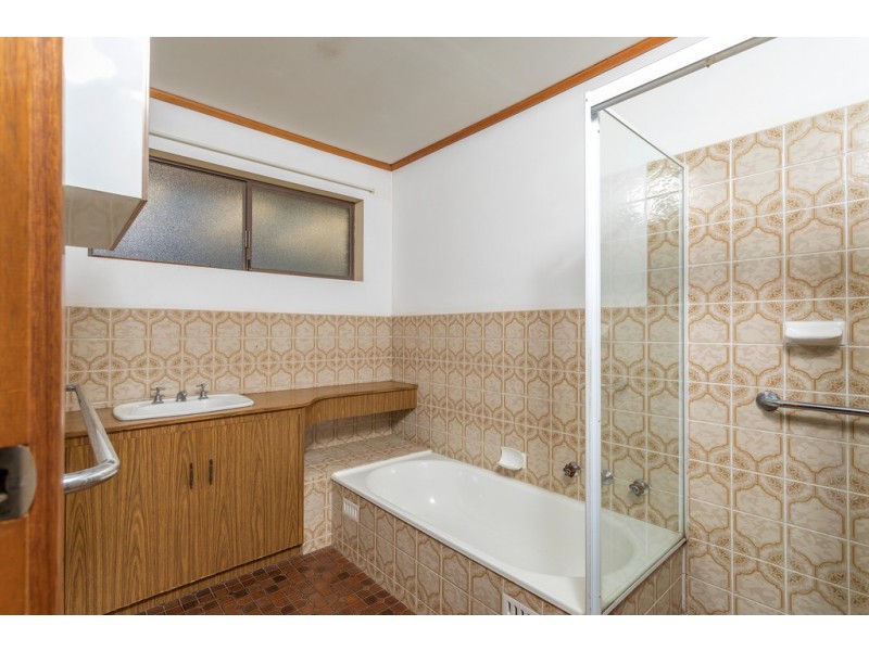 12 Hammond Ave, Morphett Vale SA 5162