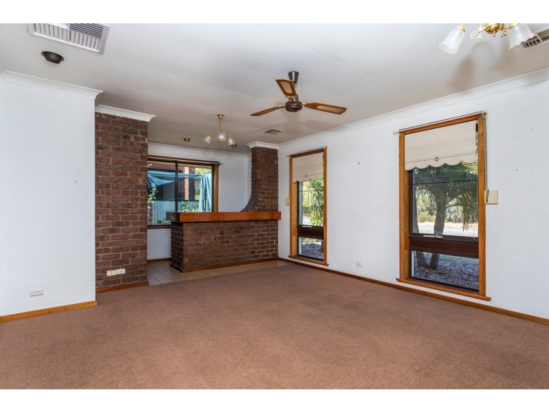 14 Hammond Ave, Morphett Vale SA 5162