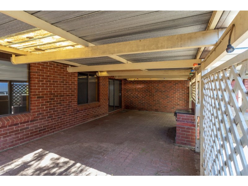 14 Hammond Ave, Morphett Vale SA 5162