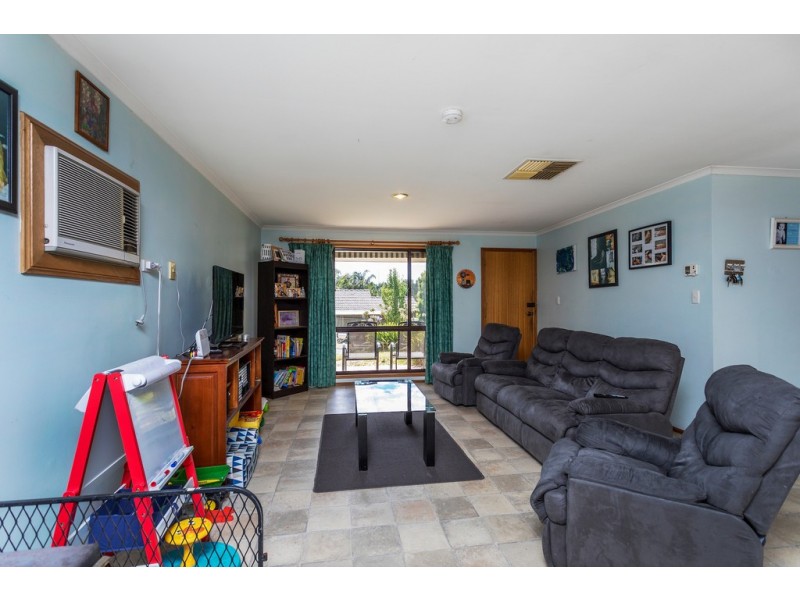 1 Holt Court, Trott Park SA 5158