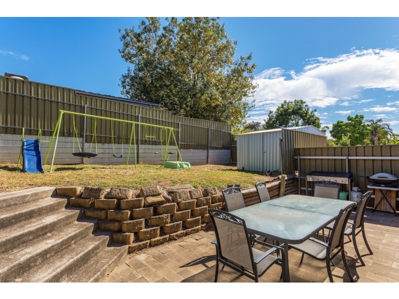 1 Holt Court, Trott Park SA 5158