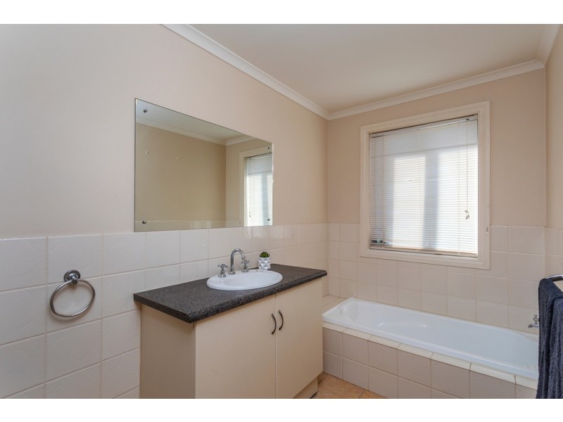 9 St Vincents Close, Hallett Cove SA 5158
