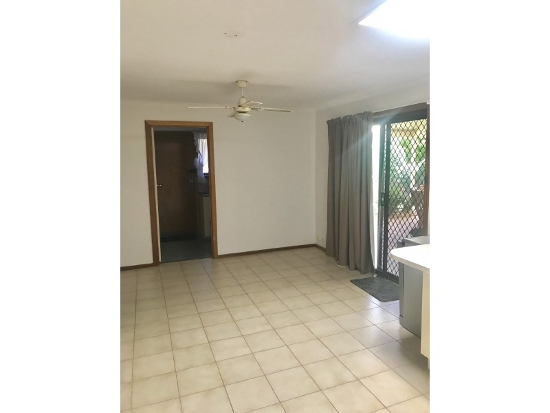 4 Lexcen Grove, Happy Valley SA 5159