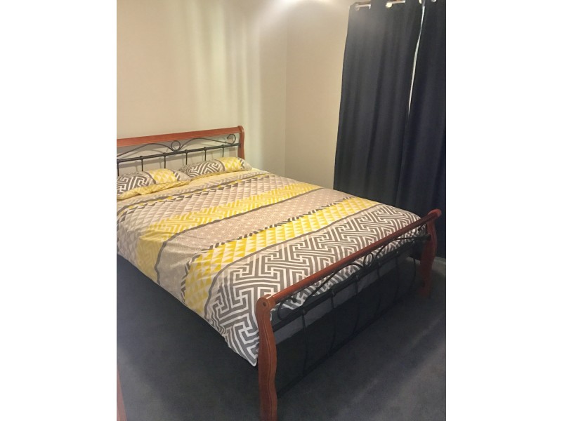 4 Lexcen Grove, Happy Valley SA 5159
