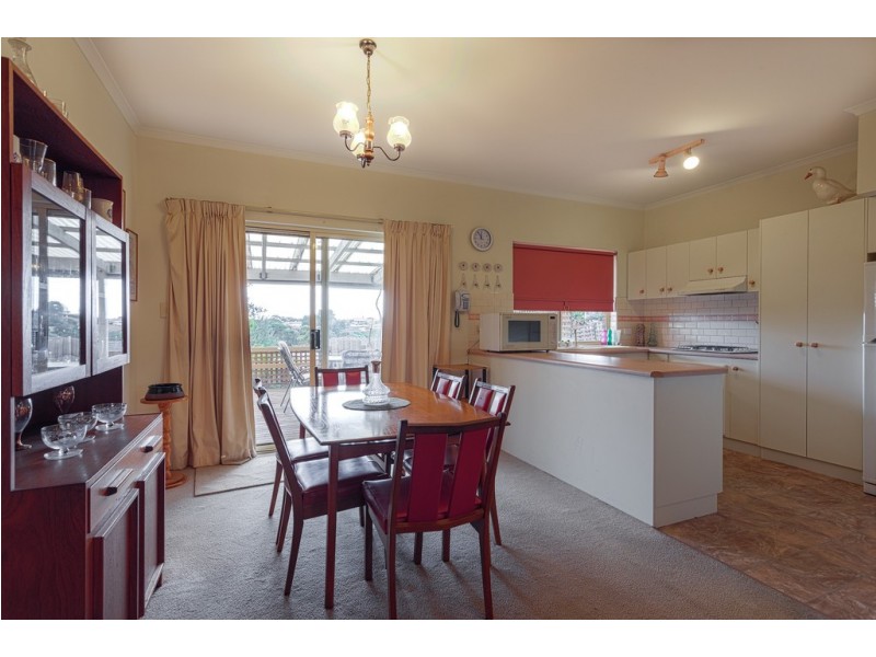 24 Balandra Street, Hallett Cove SA 5158