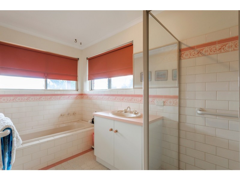 24 Balandra Street, Hallett Cove SA 5158