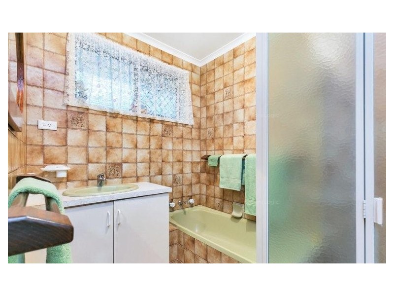 5 Moncur Street, Woodcroft SA 5162