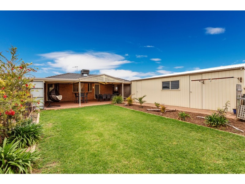 65 Chamberlain Drive, Christie Downs SA 5164