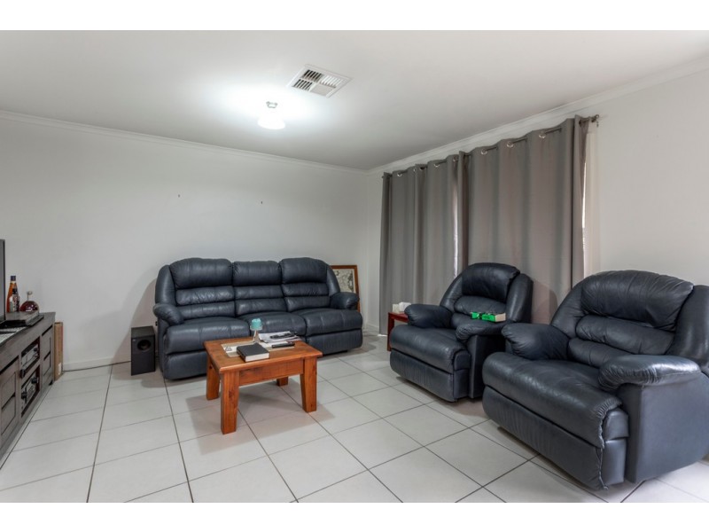 18 Jindabyne Street, Andrews Farm SA 5114