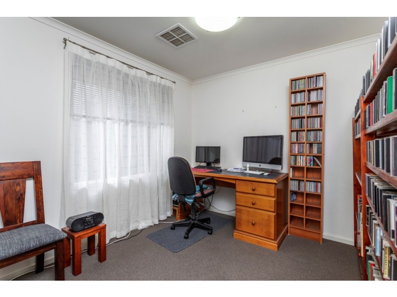 18 Jindabyne Street, Andrews Farm SA 5114