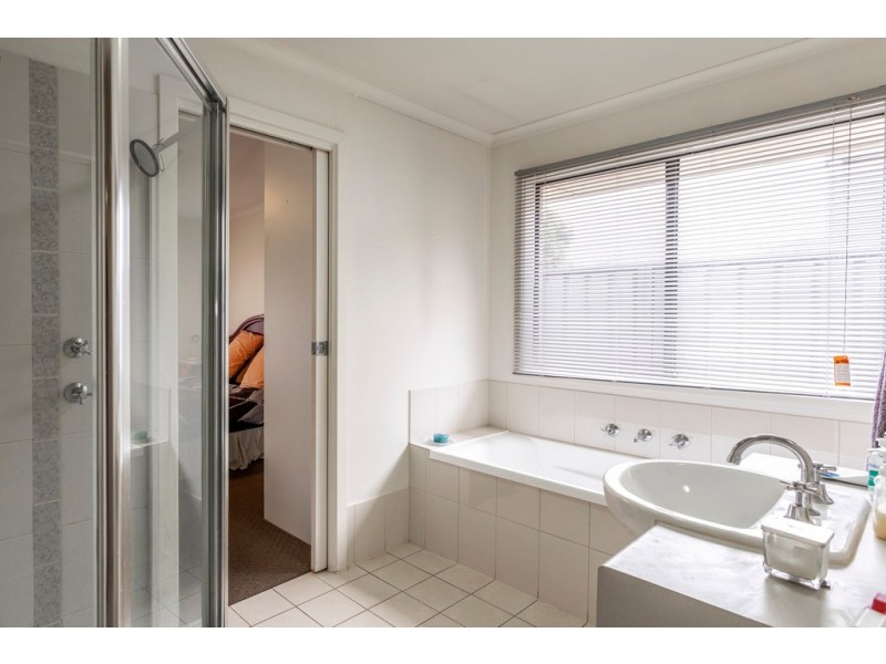 18 Jindabyne Street, Andrews Farm SA 5114