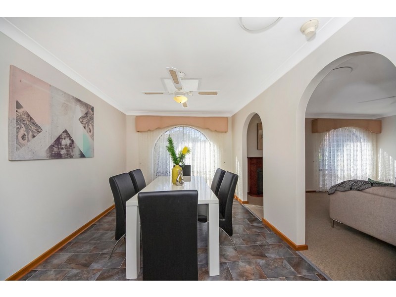 5 Carol Crescent, Morphett Vale SA 5162