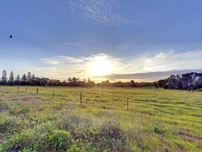 100/ Main South Road, Normanville SA 5204