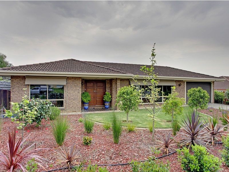 10 Roxanne Street, Happy Valley SA 5159