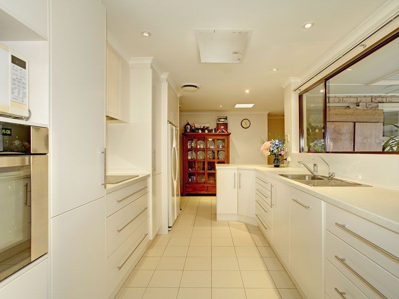 10 Roxanne Street, Happy Valley SA 5159
