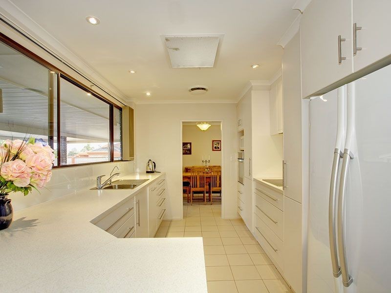 10 Roxanne Street, Happy Valley SA 5159