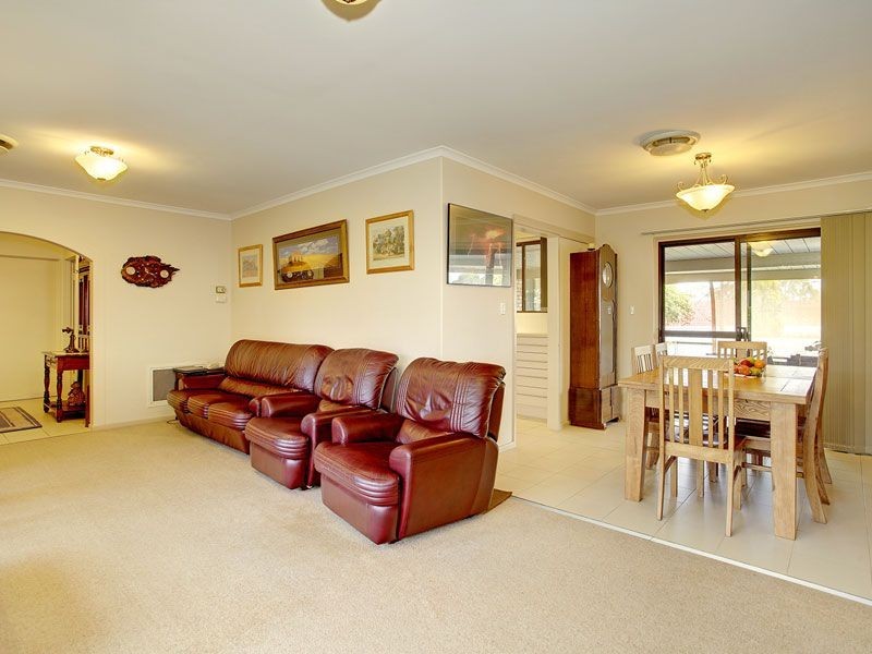 10 Roxanne Street, Happy Valley SA 5159