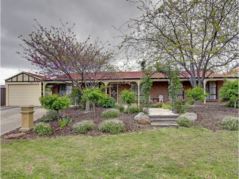 9 Woodcroft Drive, Morphett Vale SA 5162