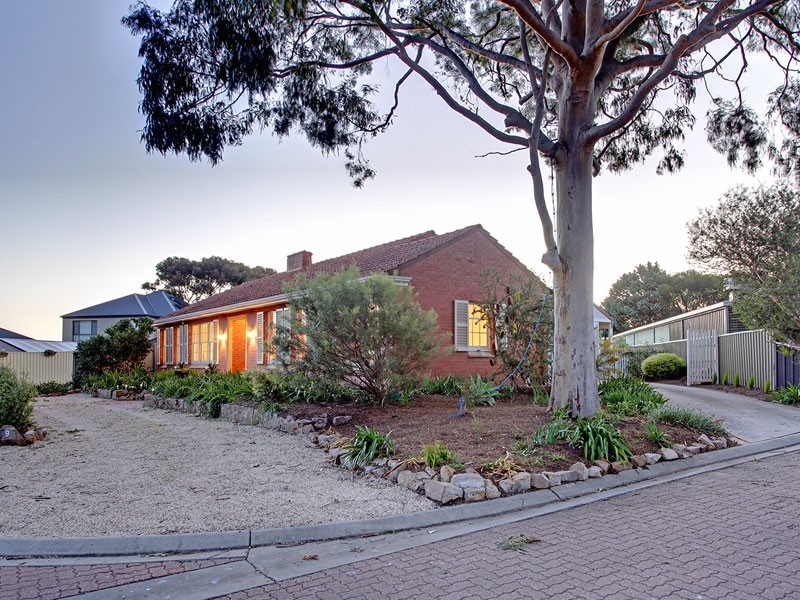 9 Olivier Crescent, Morphett Vale SA 5162