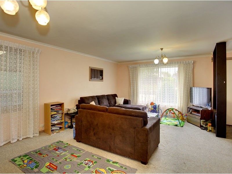 11 Oliver Street, Christie Downs SA 5164