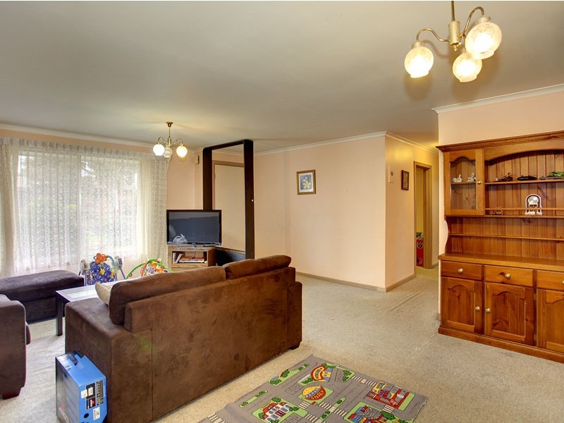 11 Oliver Street, Christie Downs SA 5164