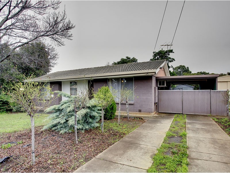 11 Oliver Street, Christie Downs SA 5164