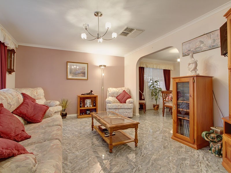 80 Warburton Drive, Woodcroft SA 5162